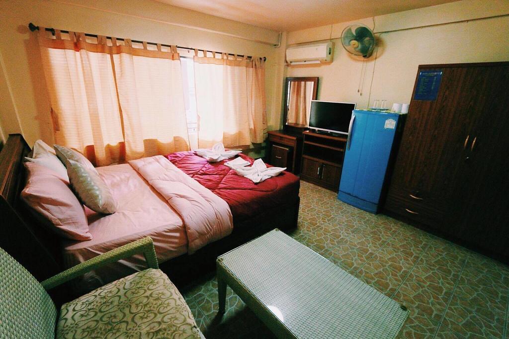 S-One Guesthouse Паттайя Экстерьер фото