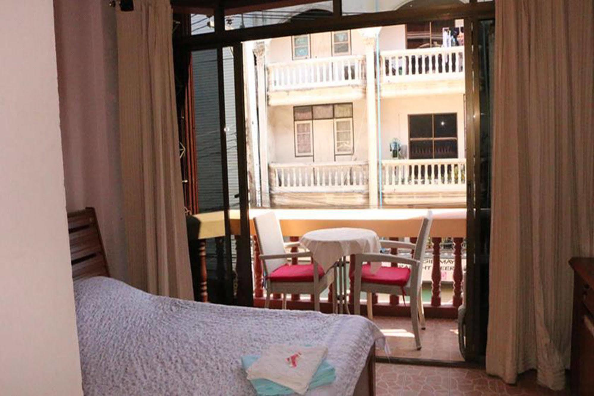 S-One Guesthouse Паттайя Экстерьер фото